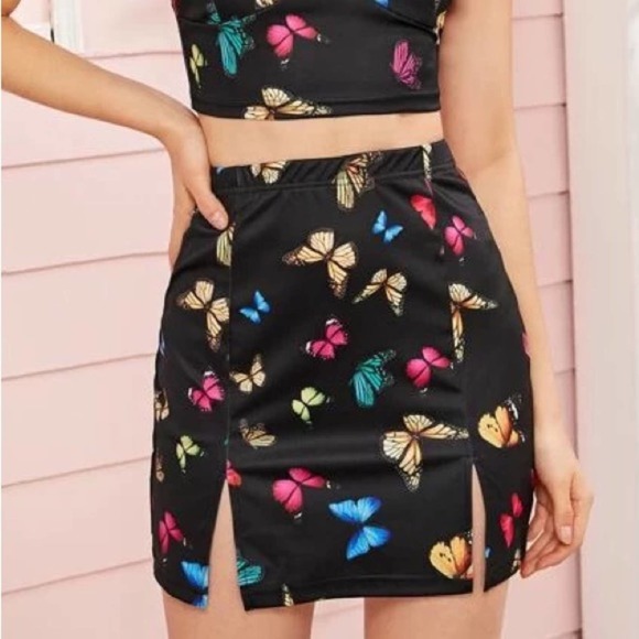 SHEIN Dresses & Skirts - Flash Sale! Shein skirt size 4X plus butterfly print multicolor black